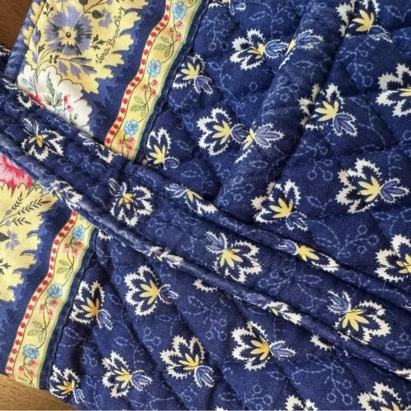 Vera Bradley Madison Blue Retired Quilted Floral Navy Shoulder Bag - Picture 3 of 6